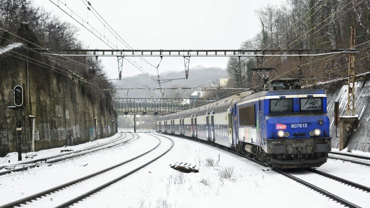 Trains sous la neige dans l'ouest de Paris !