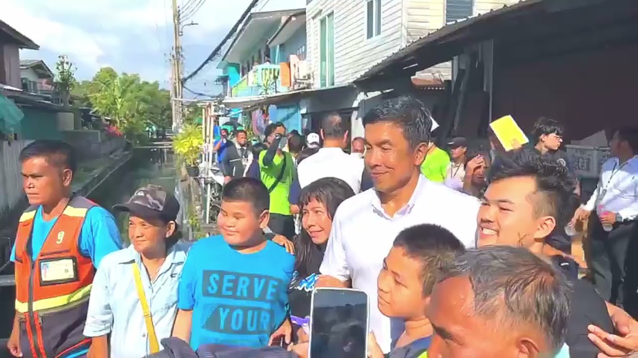 อ.ชัชชาติ ตรวจเยี่ยมชุมชนบางอุทิศ และวัดเรืองยศสุทธาราม ดูระบายน้ำคลองบางโคล่สาร