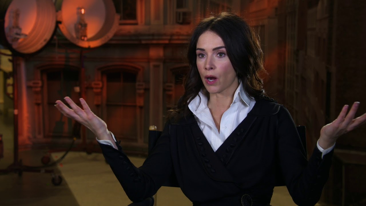 Timeless - Season 2 Premiere || Abigail Spencer Soundbites || SocialNews.XYZ