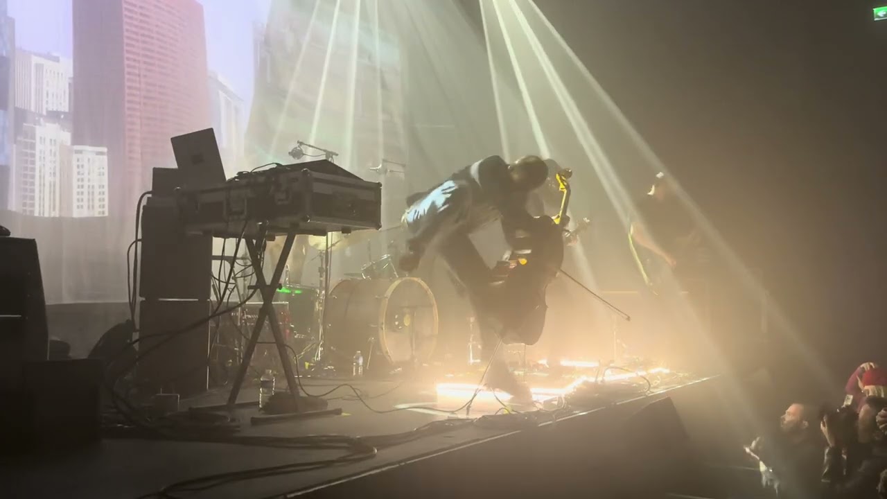 Bruit ≤ - Progress / Regress, Live La Rodia 2025