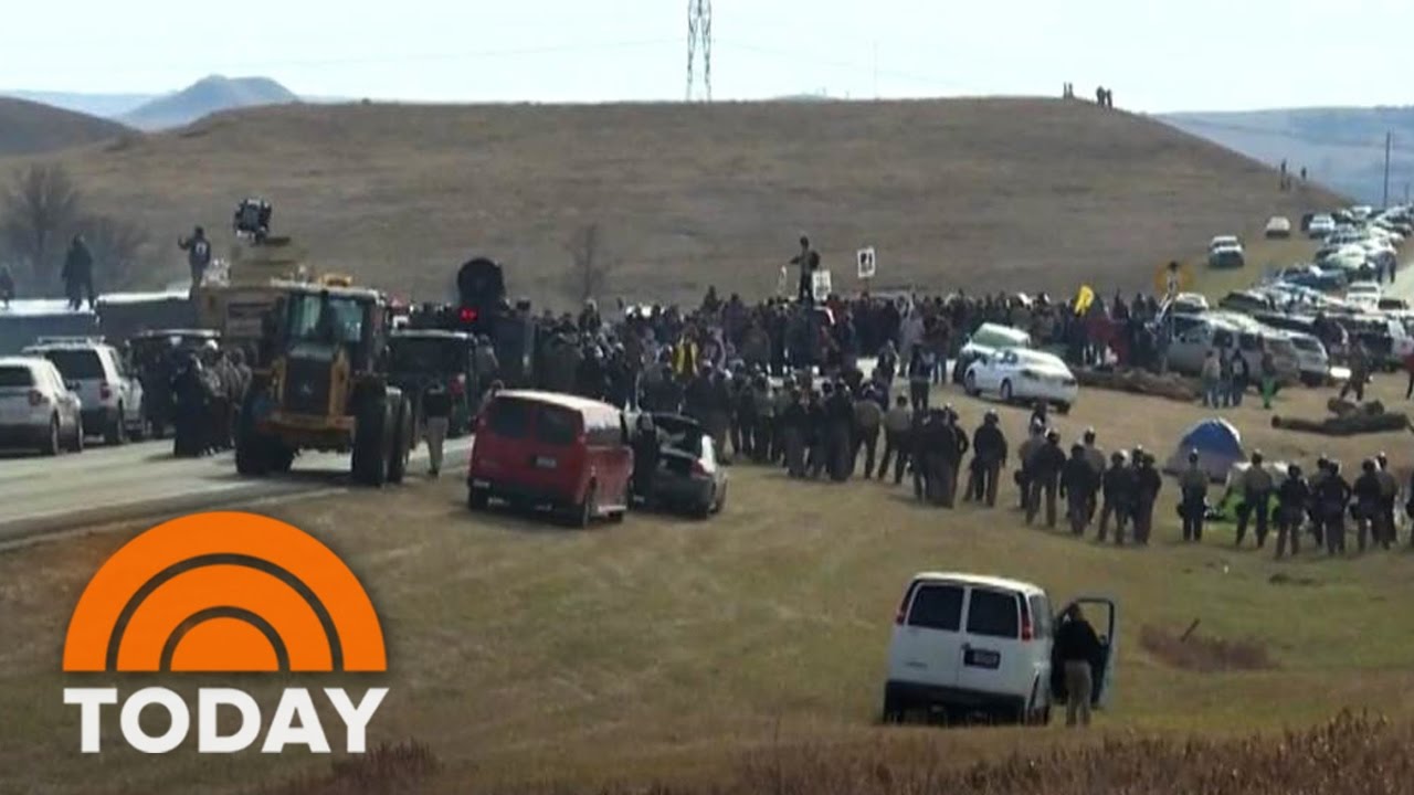 North Dakota Pipeline Standoff: Police Clash With Native American Protesters | TODAY