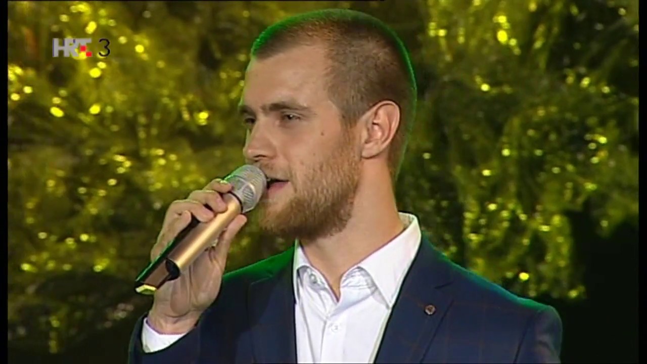 Ne sudite joj svirci STJEPAN LACH (LIVE)