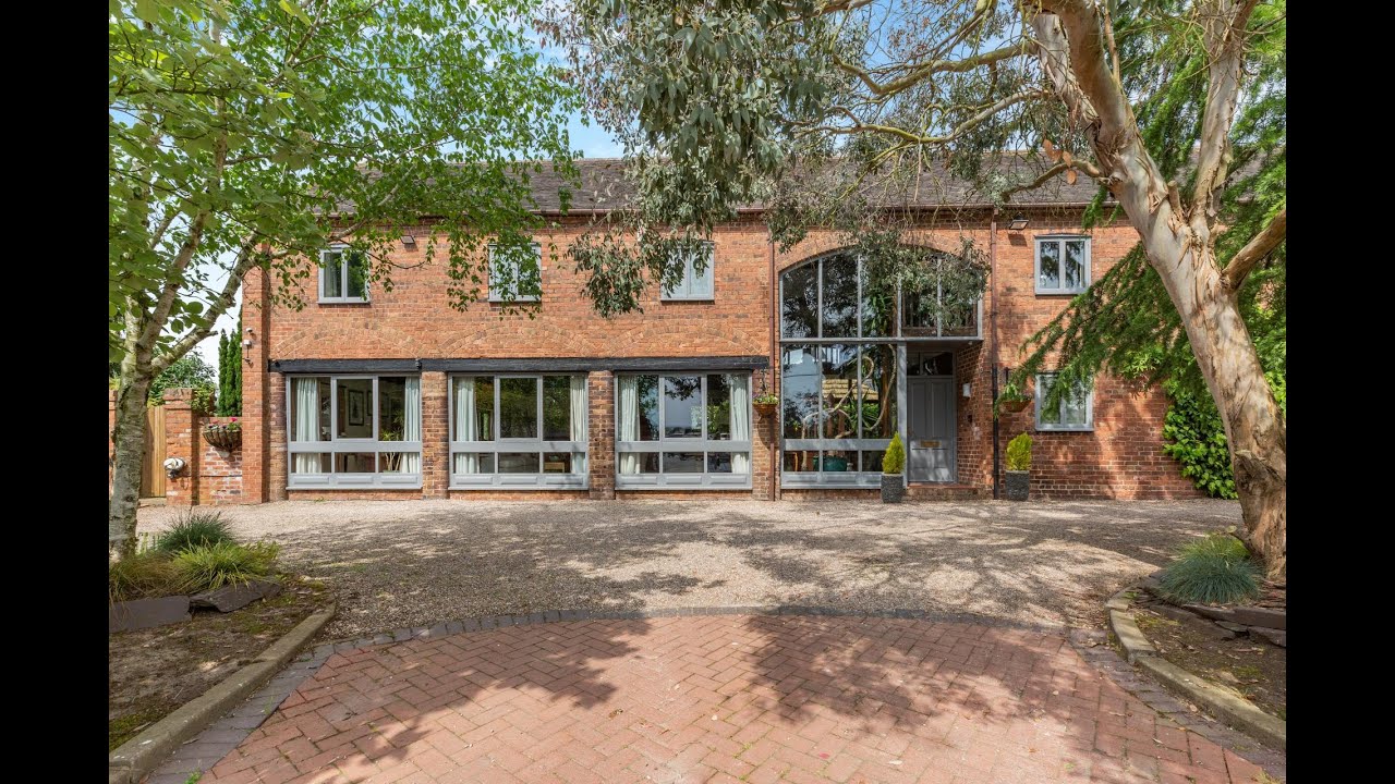 Hall Lane, Shifnall | Fine & Country Telford | Julian Amos