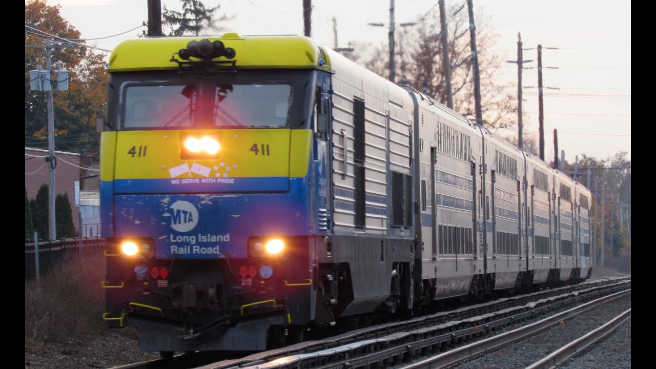 High Speed LIRR Trains Soar through New Hyde Park!!! 11/6/15