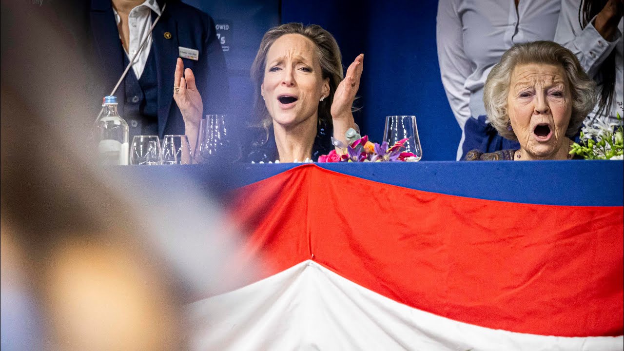 Prinses Beatrix en Prinses Margarita bij Jumping Amsterdam