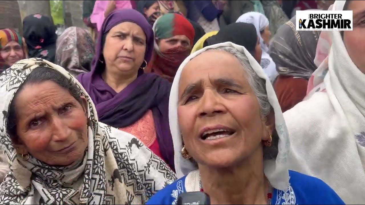 This old woman lost her Son and grandson in Boat capsize incident in Lasjan Srinagar.