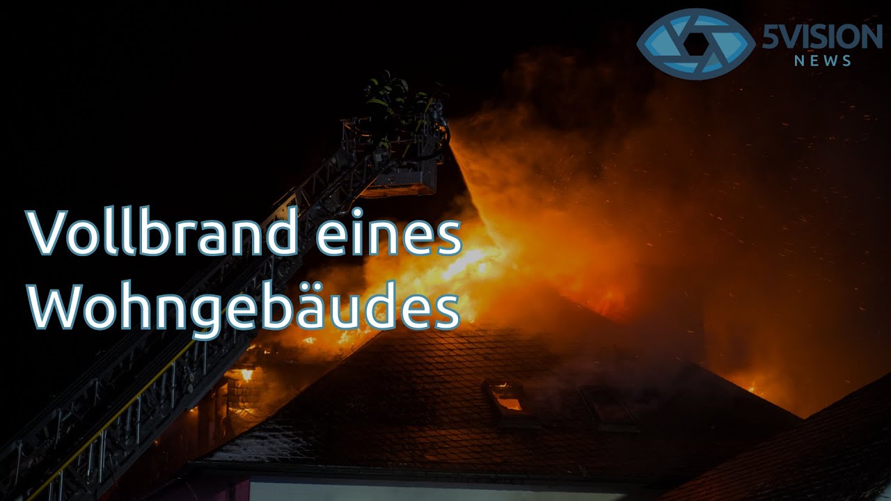 Rodgau: Wohngebäude steht komplett in Brand – Einsatzkräfte kämpfen mit Flammen und Wetter