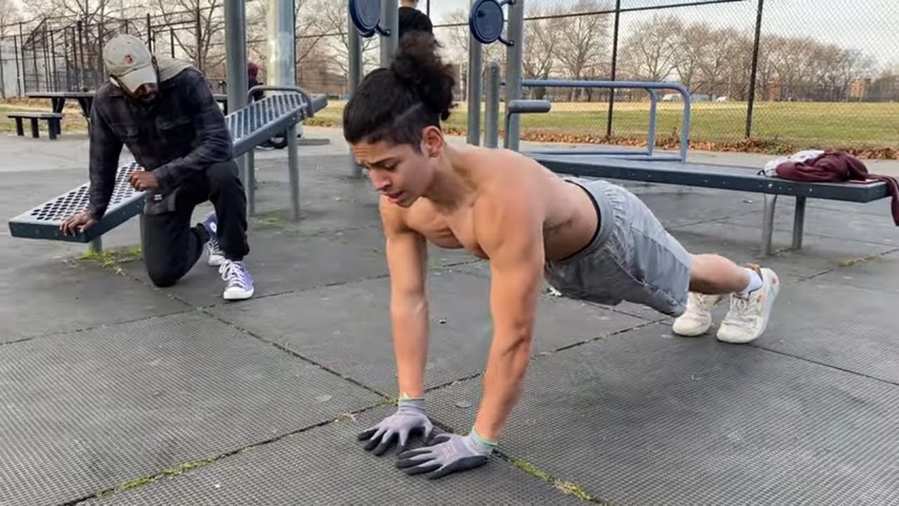 Strong 18 Year Old Working Out - 200 PUSH UPS | Thats Good Money