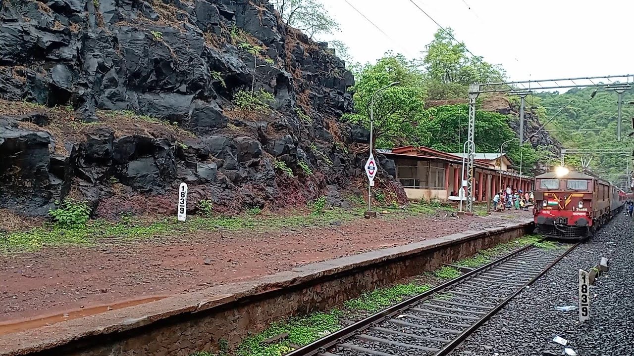 1st Monsoon Journey of 2022 : Thane To Ratnagiri : Full Journey: 10111 Konkan Kanya Express : #kokan