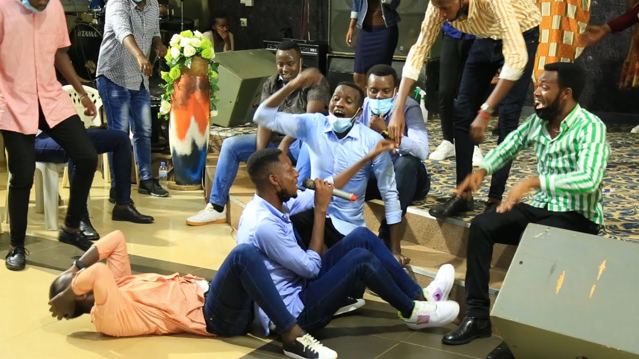 El shaddai Choir mu bihe byiza cyane ntiwemeye kw'imigambi ya satan isihora/Ariko twebwe iwacu si ah