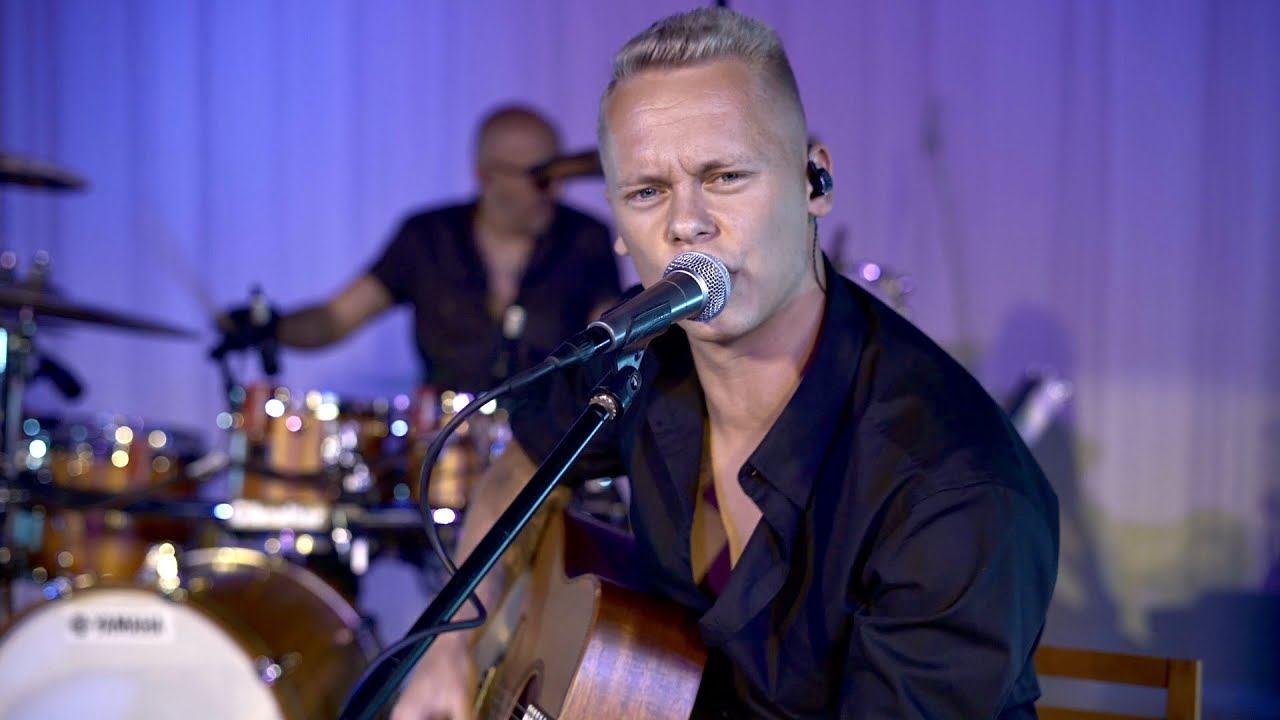 Queen - These Are The Days Of Our Lives - ( Unplugged arrangement by Devinne )