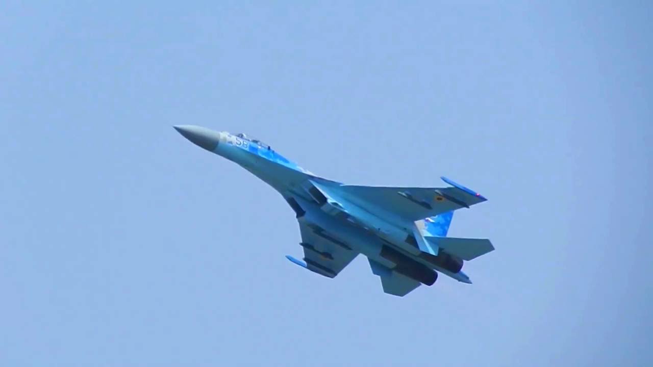 BIAS 2016 | Sukhoi SU-27 manoeuvrability +  FREE FALL + LOW SPEED + LANDING Aerobatic show
