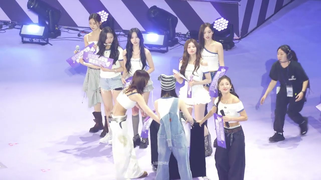 10주년 케이크와 기념 촬영 + 