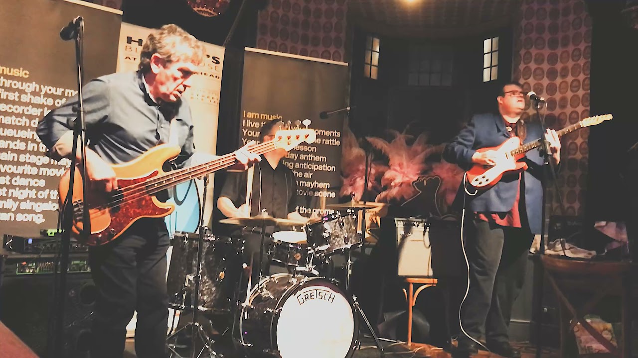James Oliver Band Tv mama live at Henry's blues house Birmingham