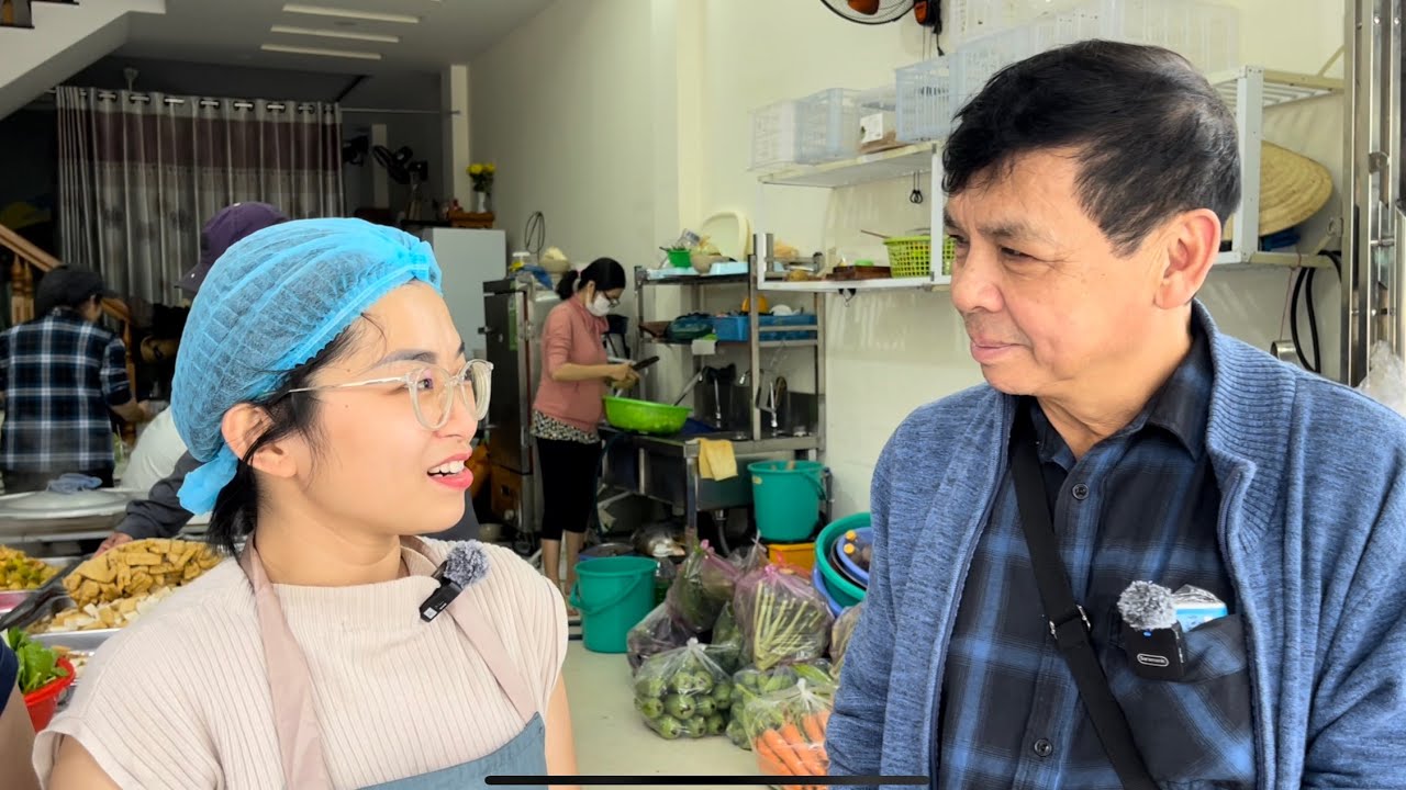 44 Năm Về Lại Xóm Bóng Cù Lao | Anh Việt Kiều Thụy Sĩ Gửi Chút Ấm Lòng Đến Bà Con