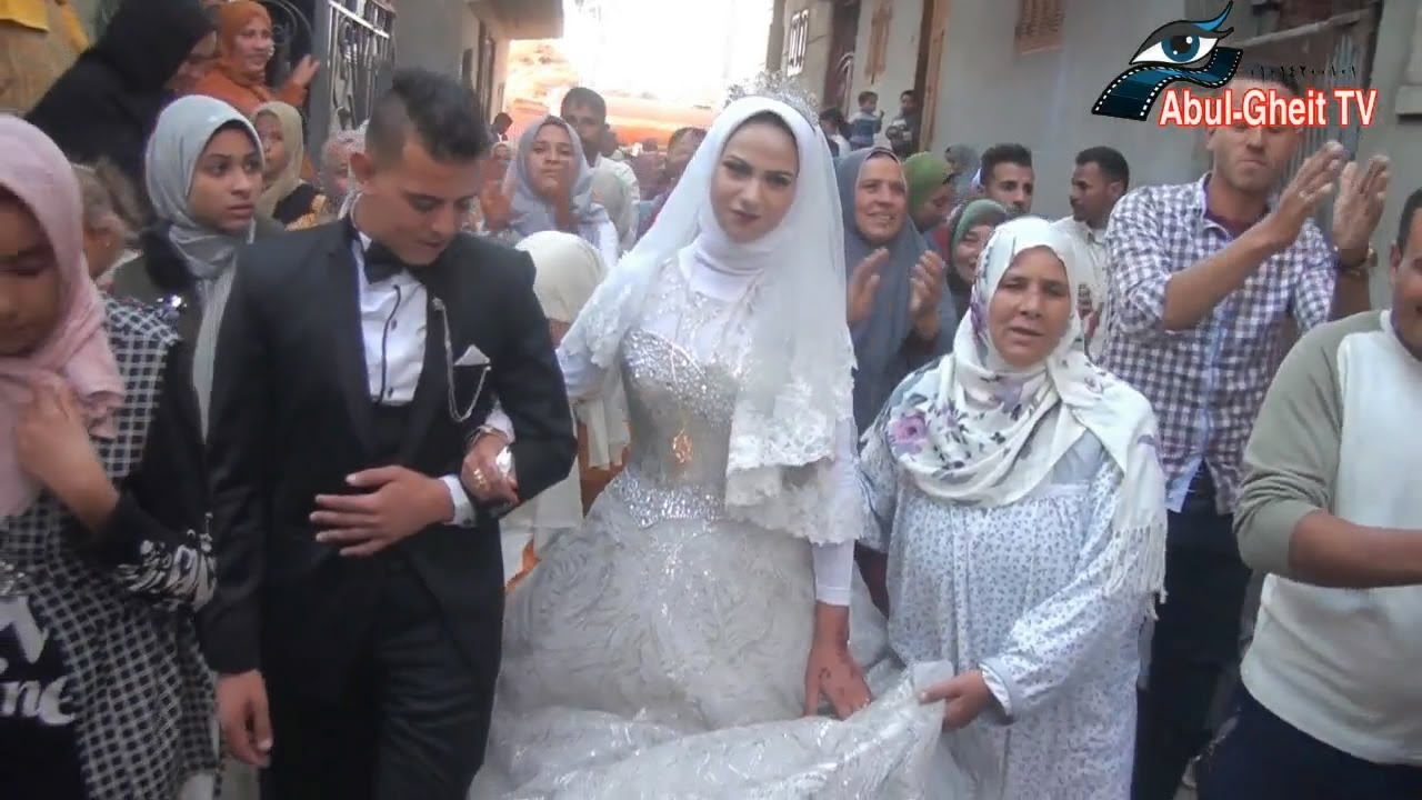 شفتو ام العريس عملت ايه في العروسه لحظة وصولها الشقه اجمل حنان ام في الدنيا اجمل استقبال