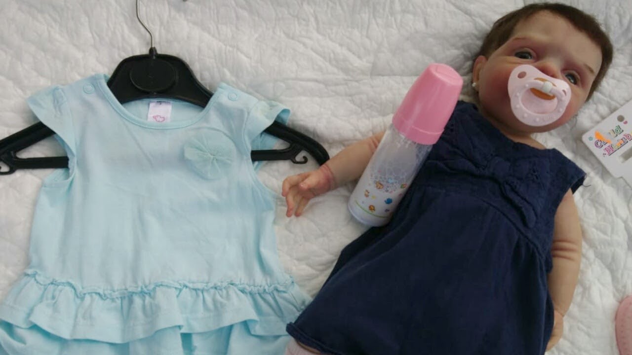 Bebé de silicona BABYCLON Outfit + Biberón