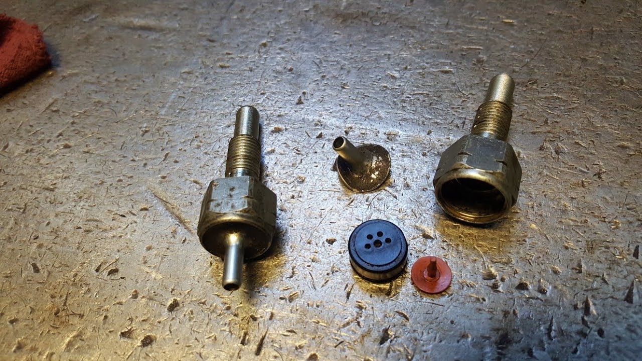 Mazda rx7 mazda rx8 rotary engine ; oil injector