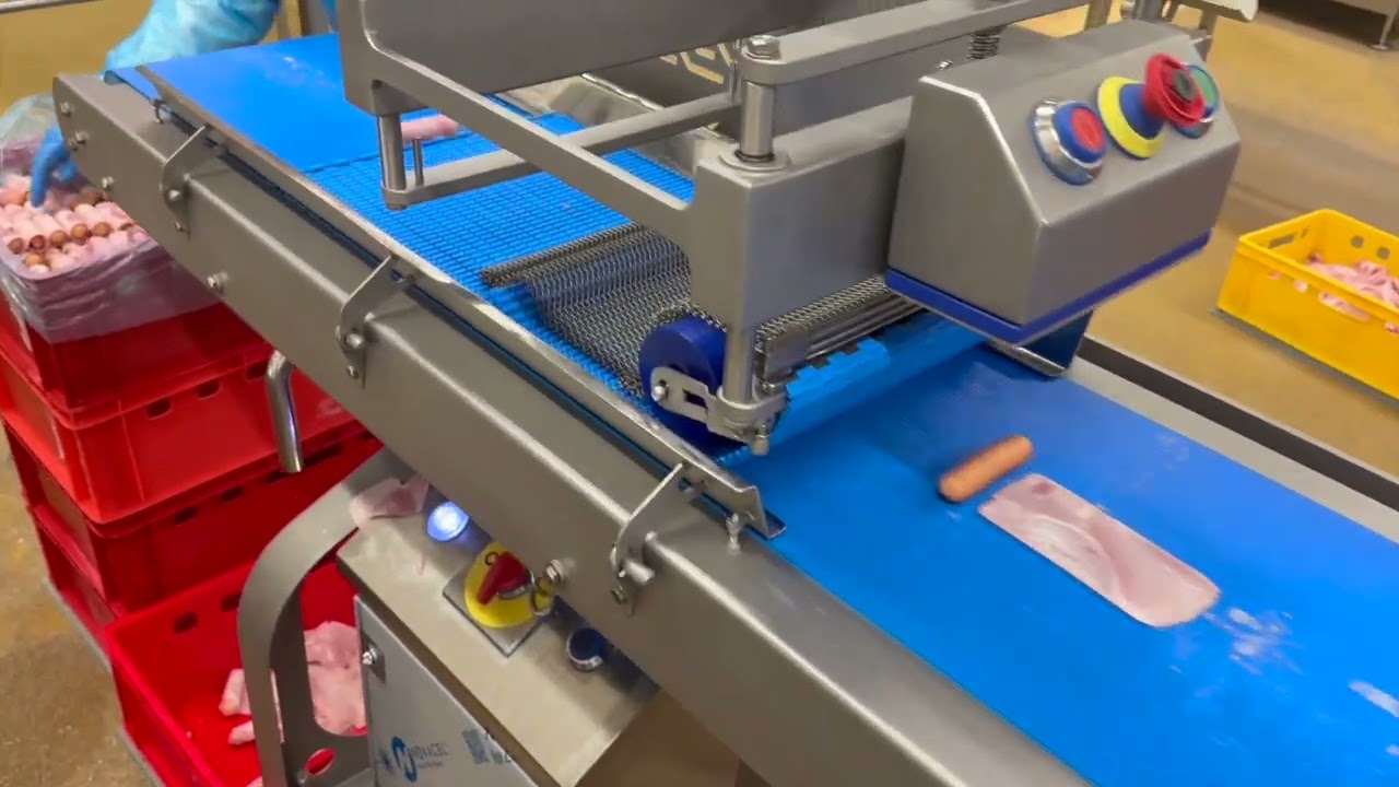 FTT Rollmaster Sausages wrapped in bacon/ham