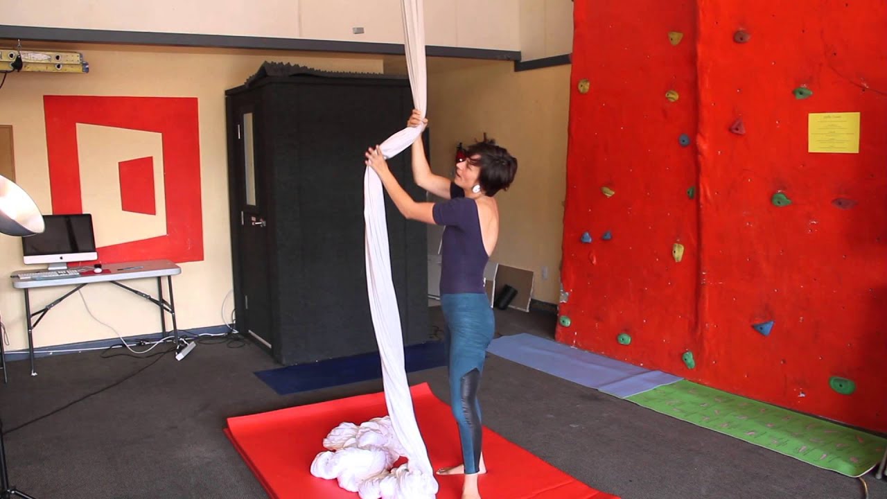 Aerial Silk (Tissu) How to CrotchKey [peoplechandelier.com]