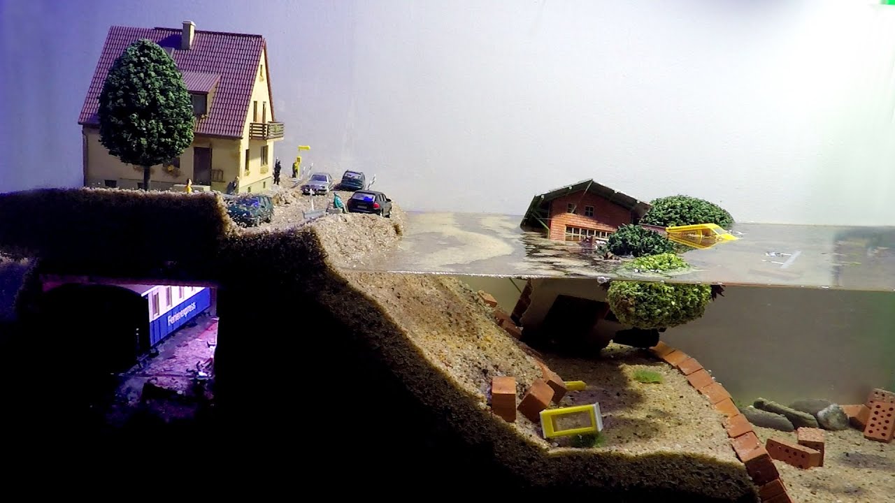 Model Dam Breach | Railroad Station under Town