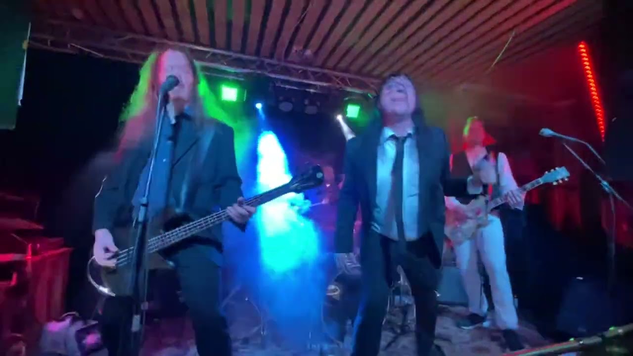 Bob Malmström tala svenska eller dö live at pub grönan