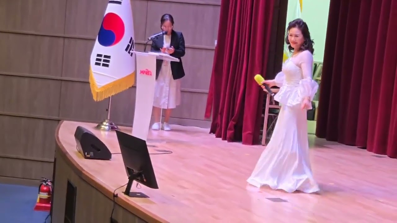 저하늘 별을찾아(원곡 유지나) 노래 박소연ㆍ마포 마실극장 공연