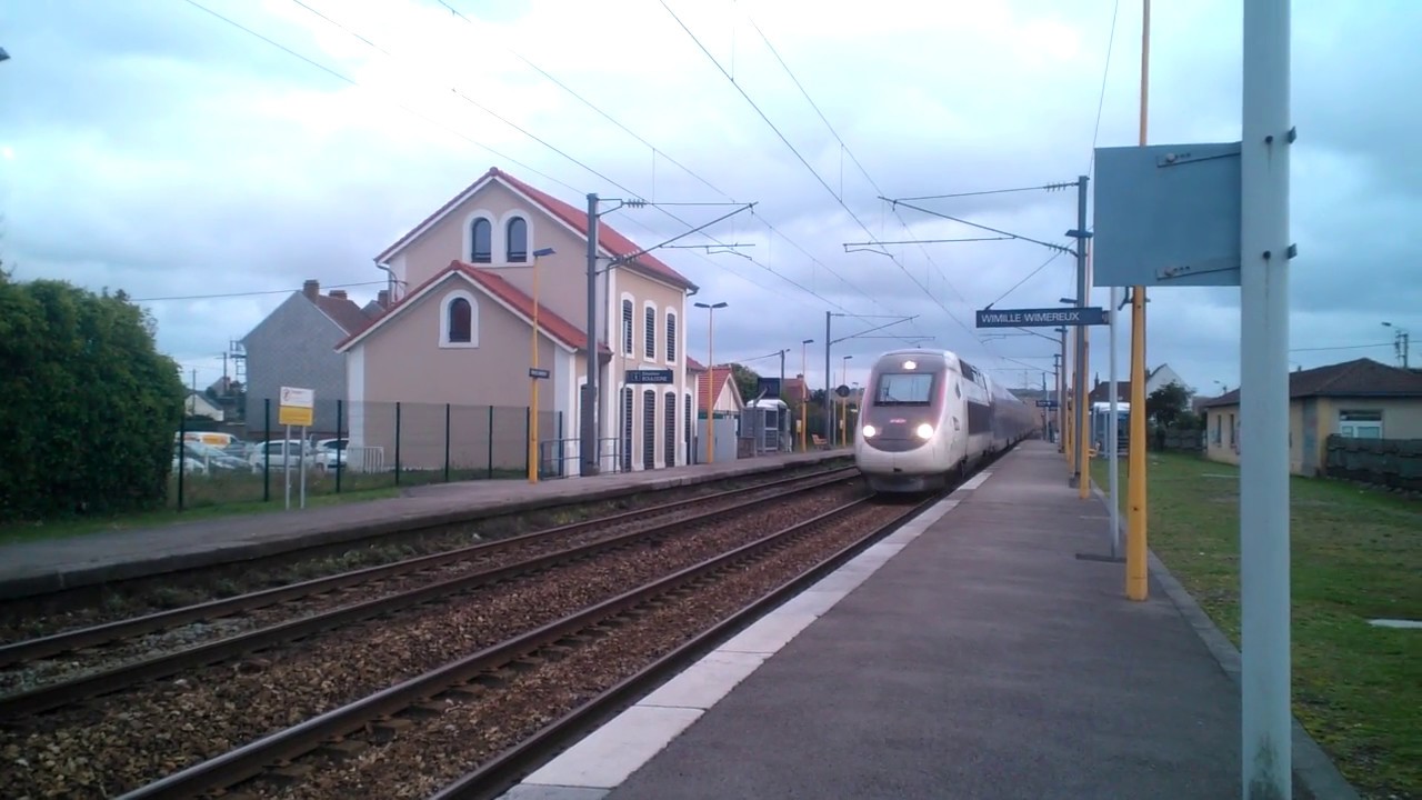 Passage d'un TGV Euroduplex Carmillon en gare de Wimille - Wimereux