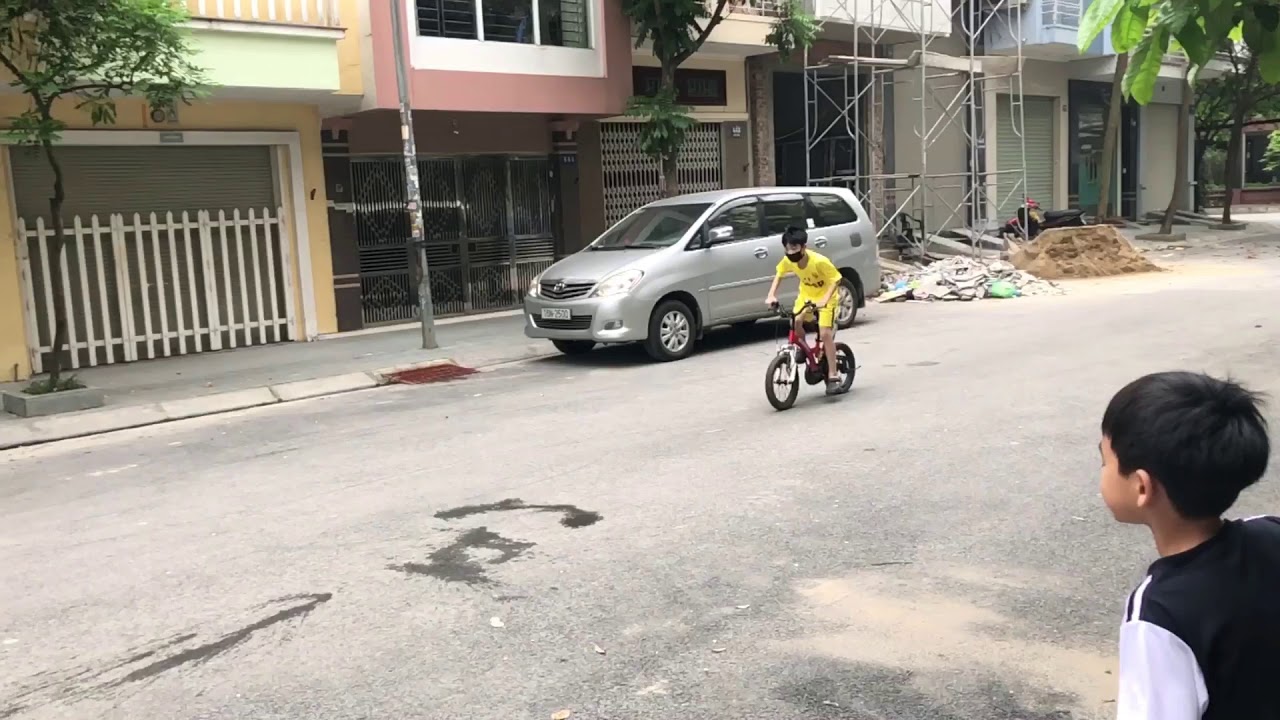 Lần đầu ti&ecirc;n drift xe đạp ! Ahihi