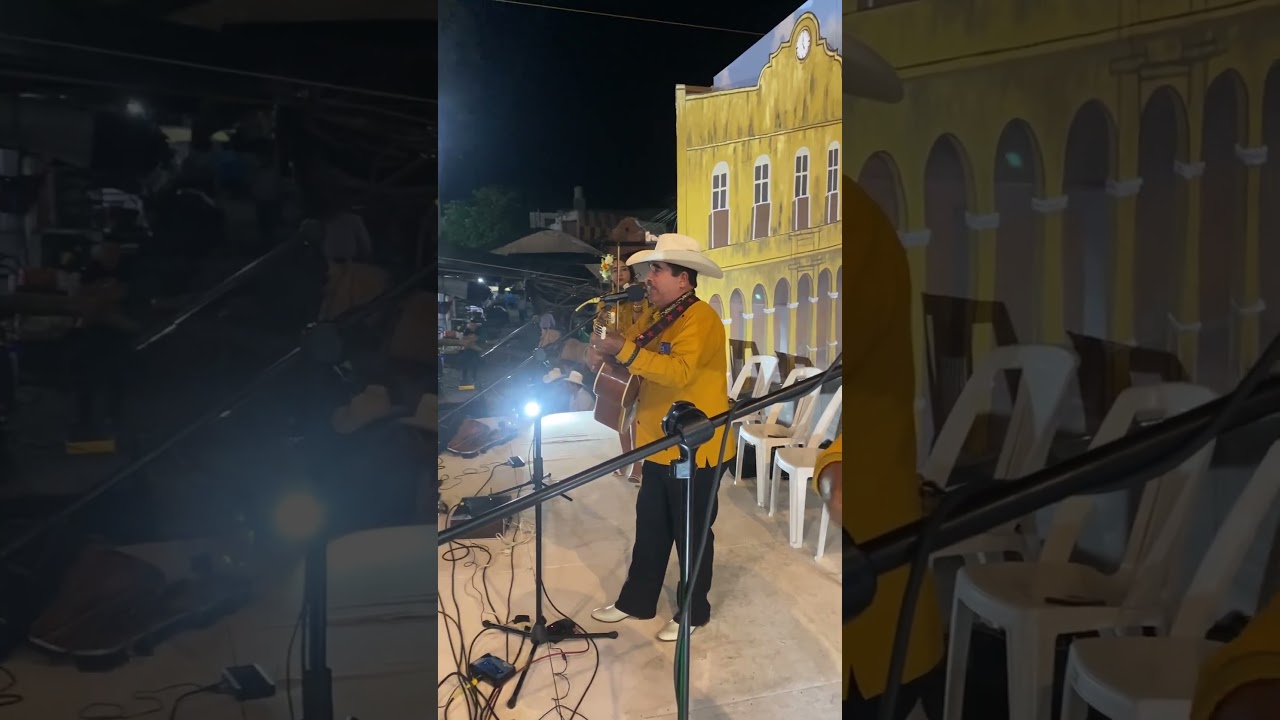 Los Gallitos Huastecos en la tarima musical de San Felipe Orizatl&aacute;n. #Huapango #HCyT