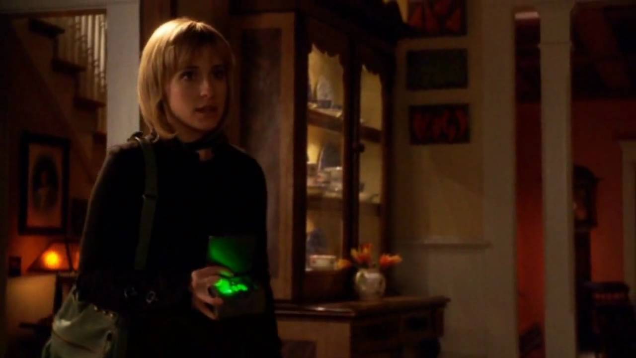 Chloe Sullivan....Fighter....Christina Aguilera