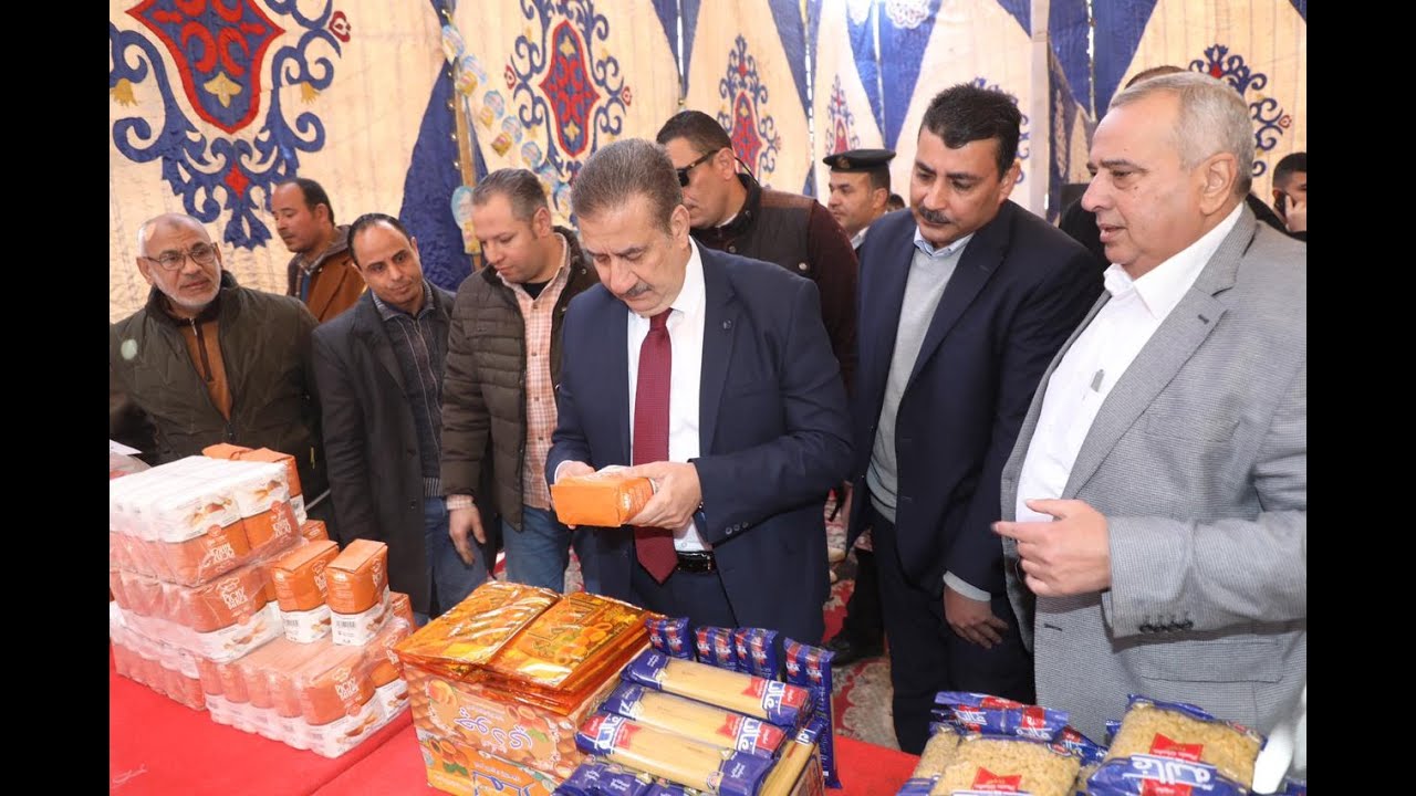 محافظ المنوفية يفتتح معارض 