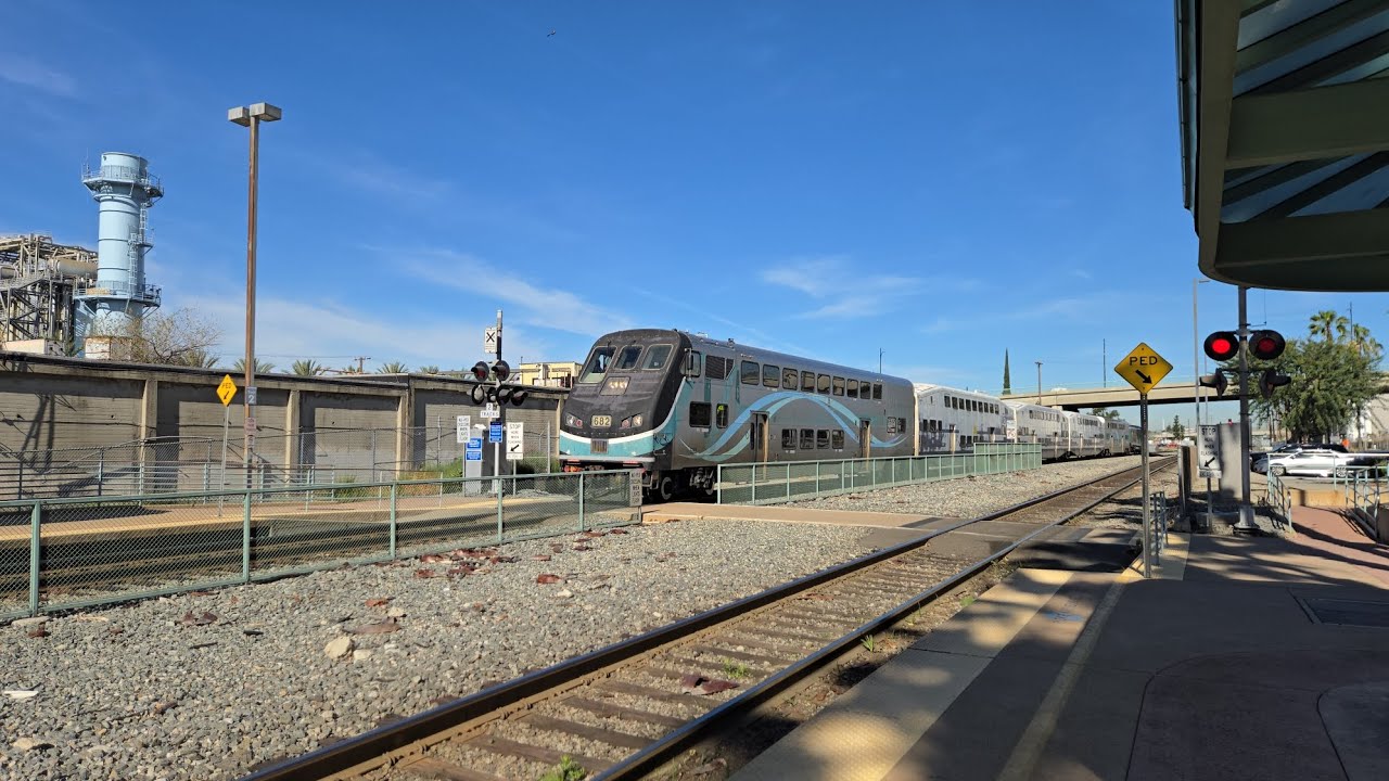 Metrolink M108 at Burbank Downtown Station with SCAX #682 Cab Car and #909 EMD F125