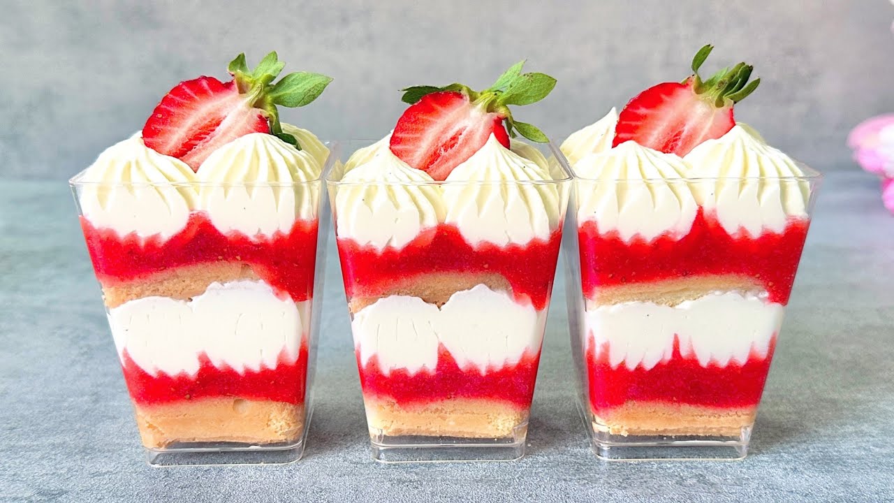 Клубничный десерт Тирамису в чашках. Легкий и вкусный десерт без выпечки.