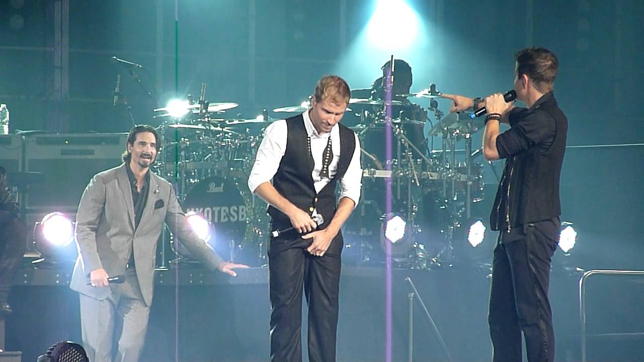 NKOTBSB LA July 1 #13 - Introductions: Brian/Joey, Howie/Danny Brian/Kevin