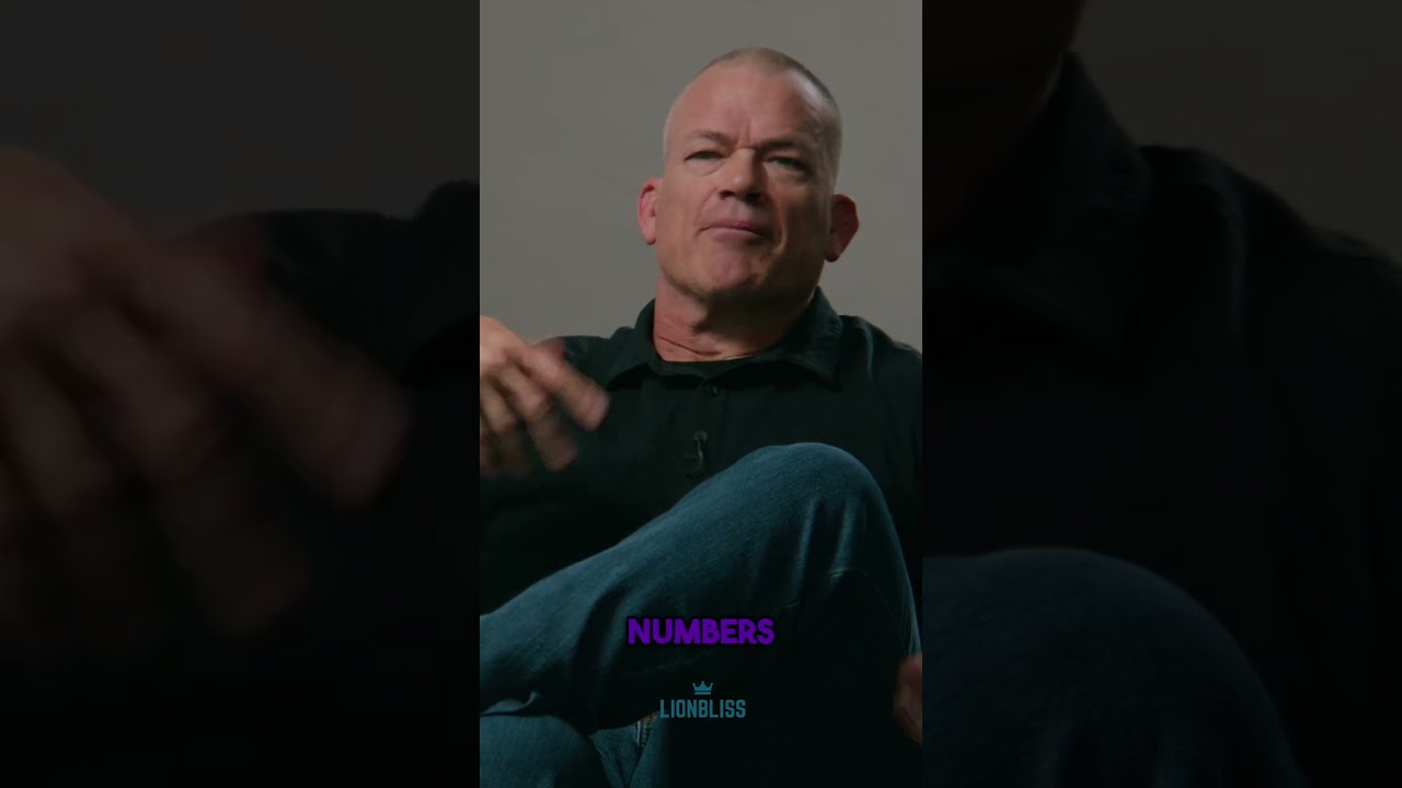 Toxic Leadership: Why Slave Driver Bosses Eventually Fail | Jocko Willink | Jordan B Peterson