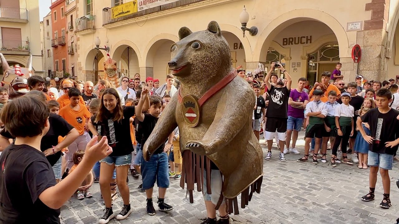 Ball de llu&iuml;ment de l&rsquo;&Oacute;s petit de Valls (Festa Major Sant Joan 2022)