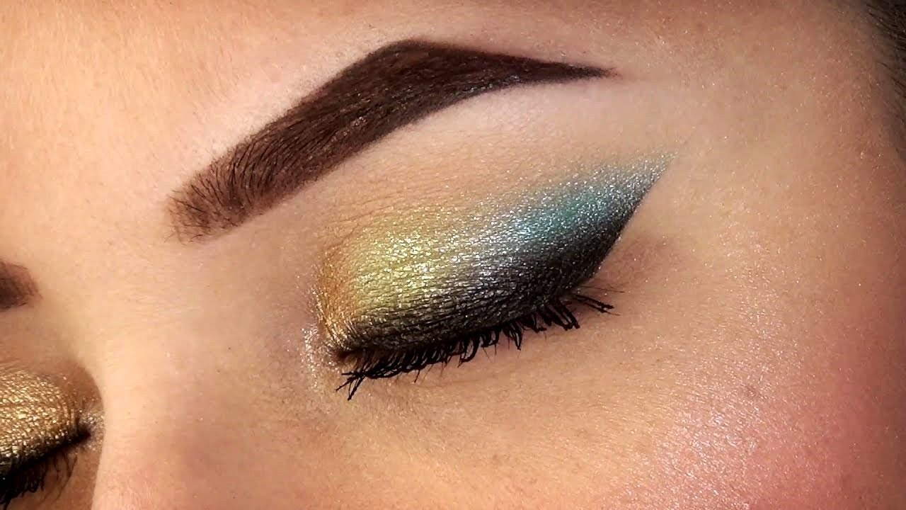 TRUCCO COLORATO ORO VERDE AZZURRO e EYELINER NERO SFUMATO