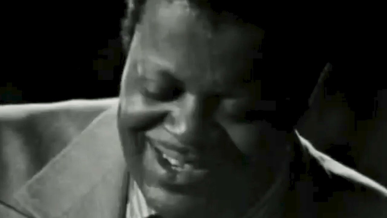 Autumn Leaves - Oscar Peterson (1972)