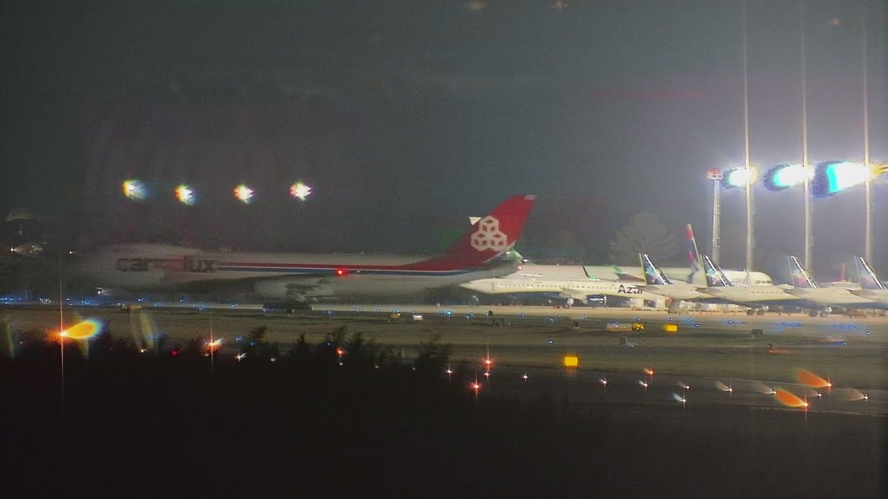 4 cargueiros em sequência na madrugada (747F - 767F - 777F - 330F)