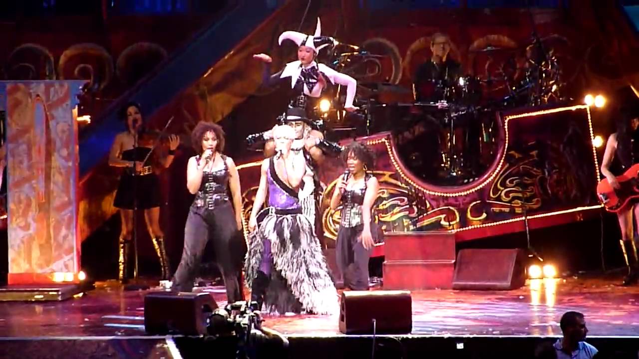 P!nk in Sydney, June 29, 2009 - Funhouse