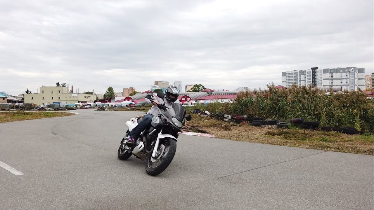 Suzuki XF650 Freewind & carting on the track