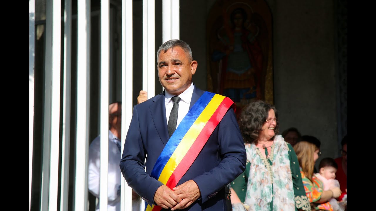 C&acirc;ntec, joc și voie bună, la Checea!