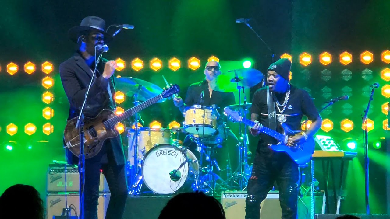 Eric Gales and Gary Clark Jr When My Train Pulls In. Epic Guitar Solo!  Video by Ryan Sutton