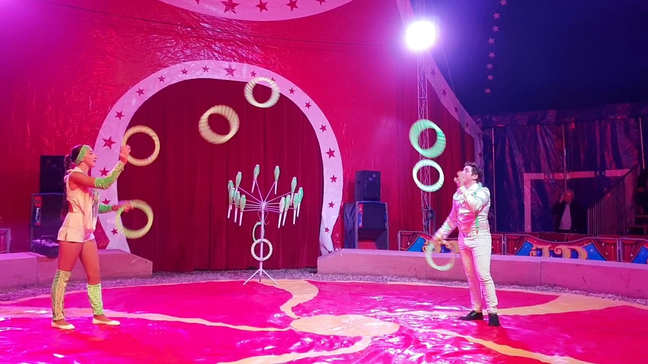 Cirque Achille Zavatta : Les Fricheteau Family (jonglage)