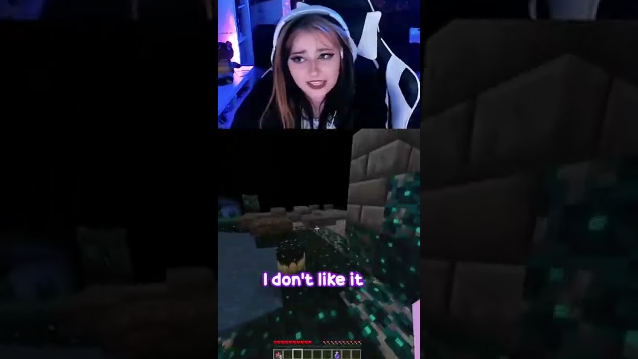 FIRST TIME MEETING MINECRAFT WARDEN?? #twitch #minecraft #shorts