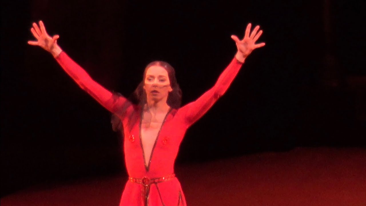 Ekaterina Krysanova in ballet A Legend of Love