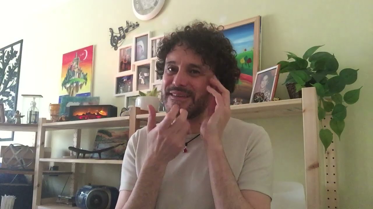 Coprire i suoni, scurire le vocali vs voce chiara e pura risposta a Carlos