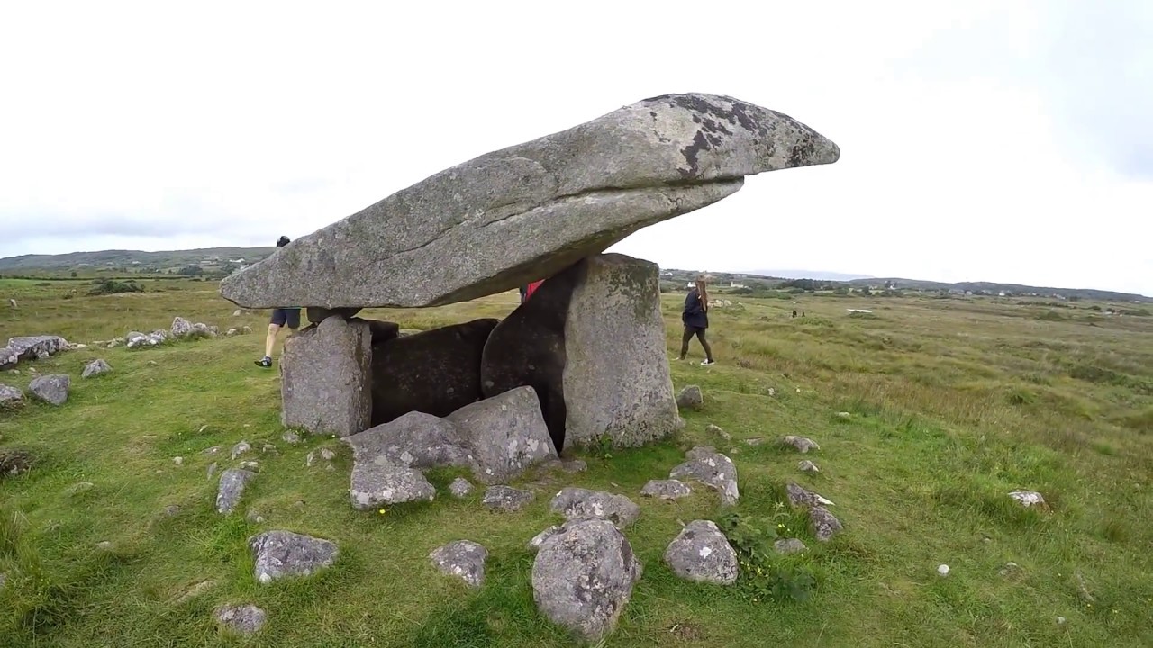 Megalithanlage: Portal Tomb Kilclooney More / Kilclooney Dolmen - Irland