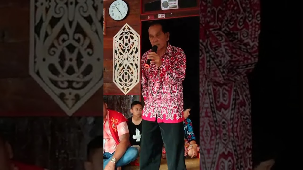 Reciting the prayers, offerings  and calling for God (Lemambang Empading @Jerrylenggir_channel